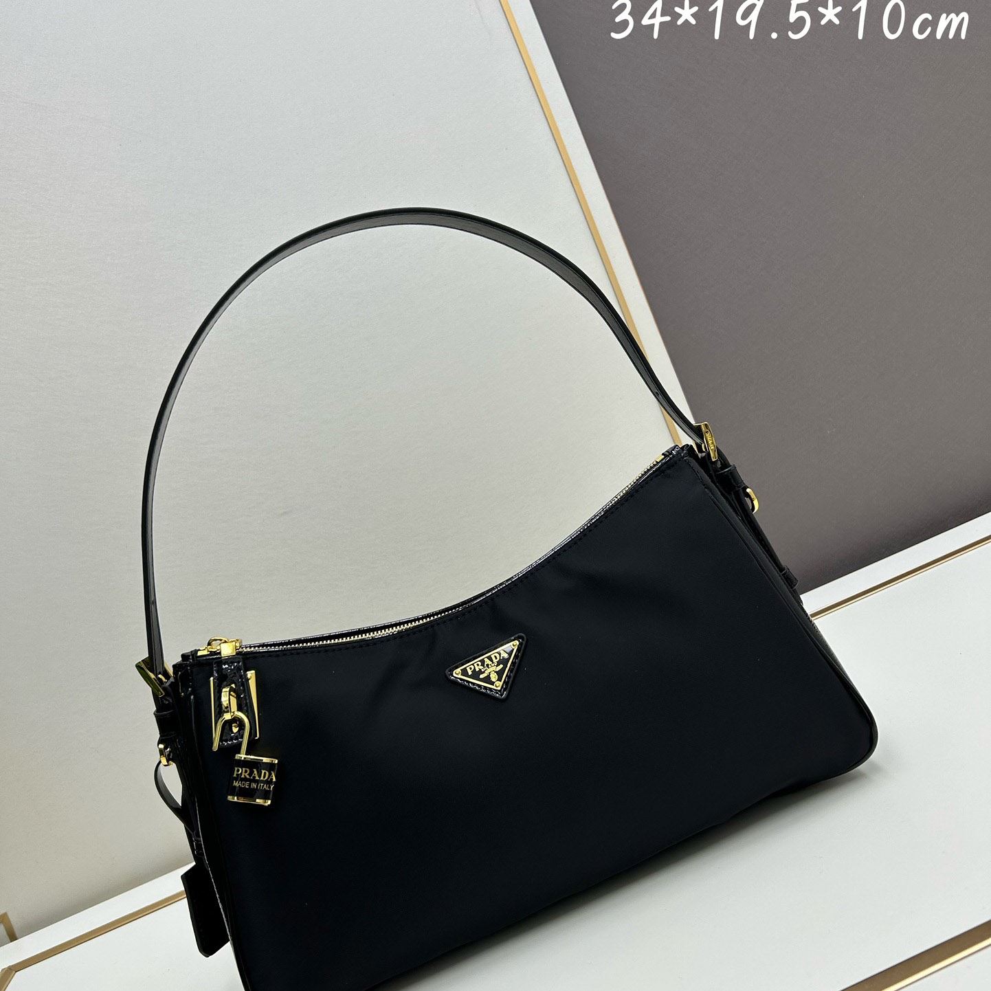 Pra*a top handle bags